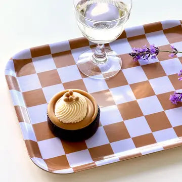 Plateau rectangulaire à motif damier couleur caramel