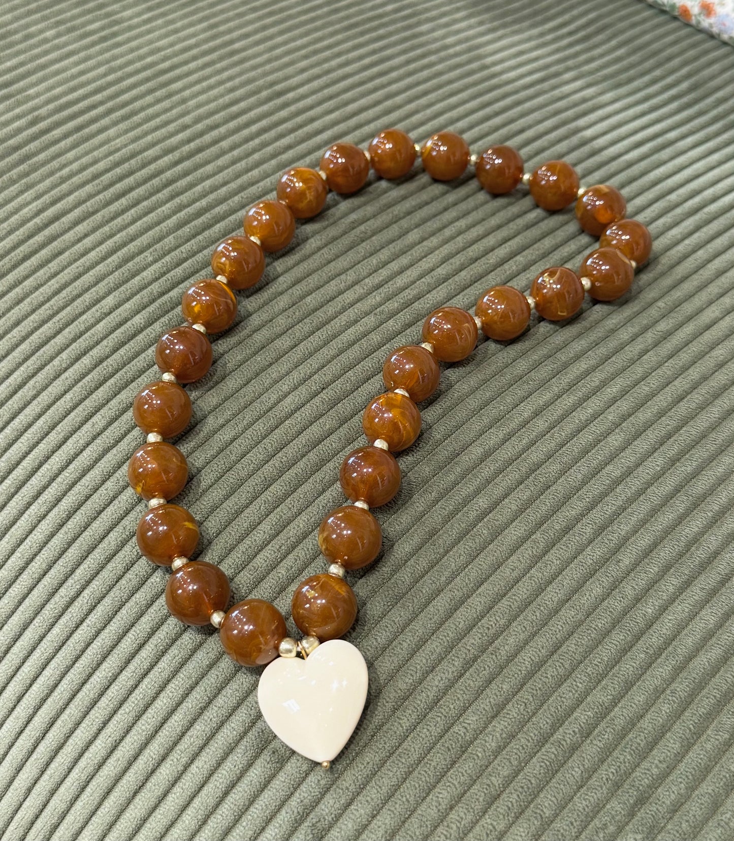 Collier marron